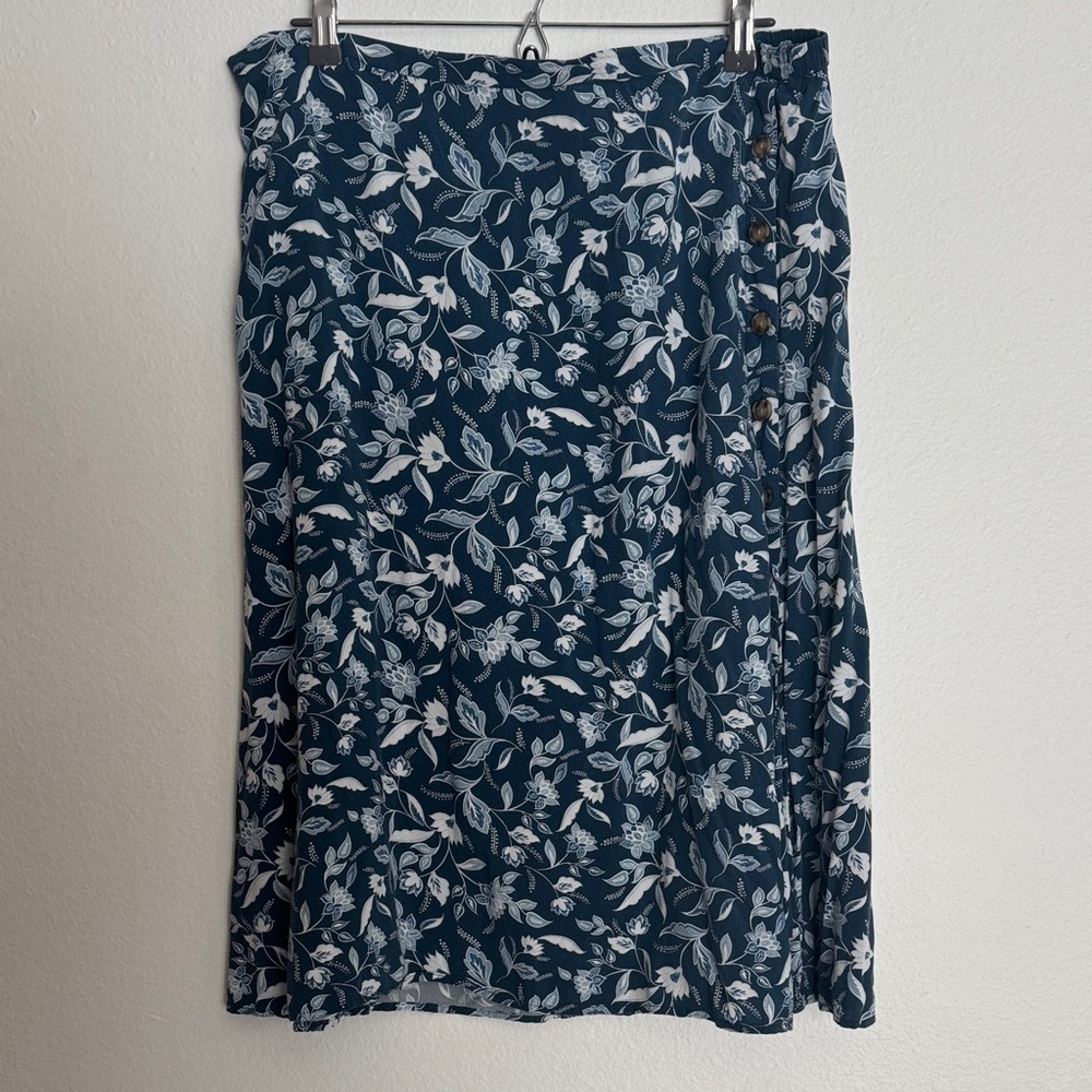LOFT Navy and White Floral A-Line Skirt